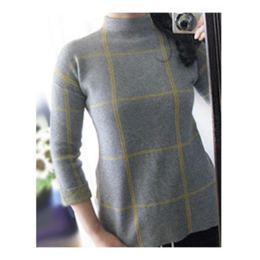 Tahari knit top